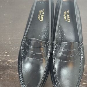 G.H. Bass & Co. WoMan Classic Black Loafers